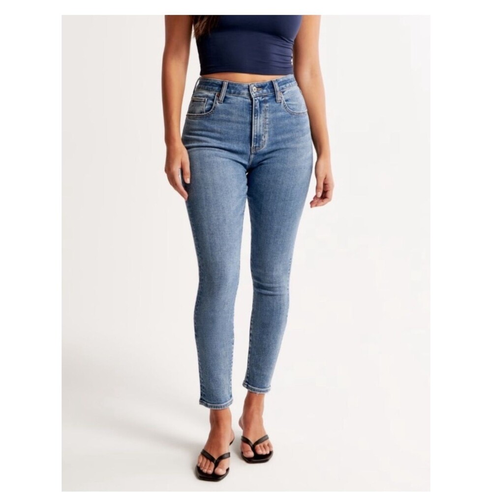 22L/36 Abercrombie&Fitch Medium Wash The Super Skinny Ankle High Rise